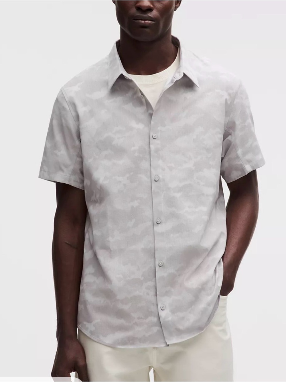 Men's Short-Sleeve Casual Button-Up Shirt - Light Gray Camo